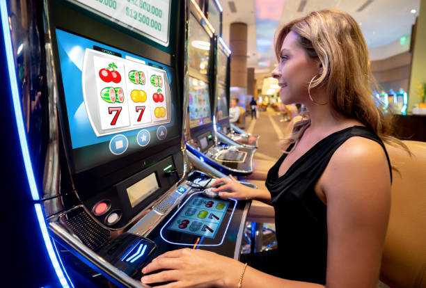 Mobile and desktop interface showing Top Trend Gaming categories and payment options